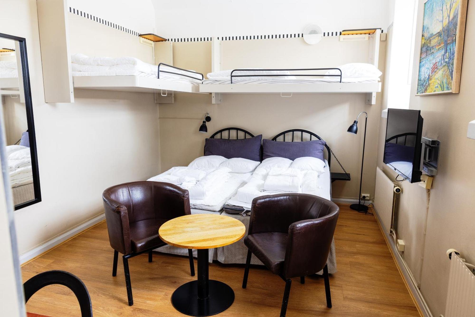 Quadruple Room Private Bathroom